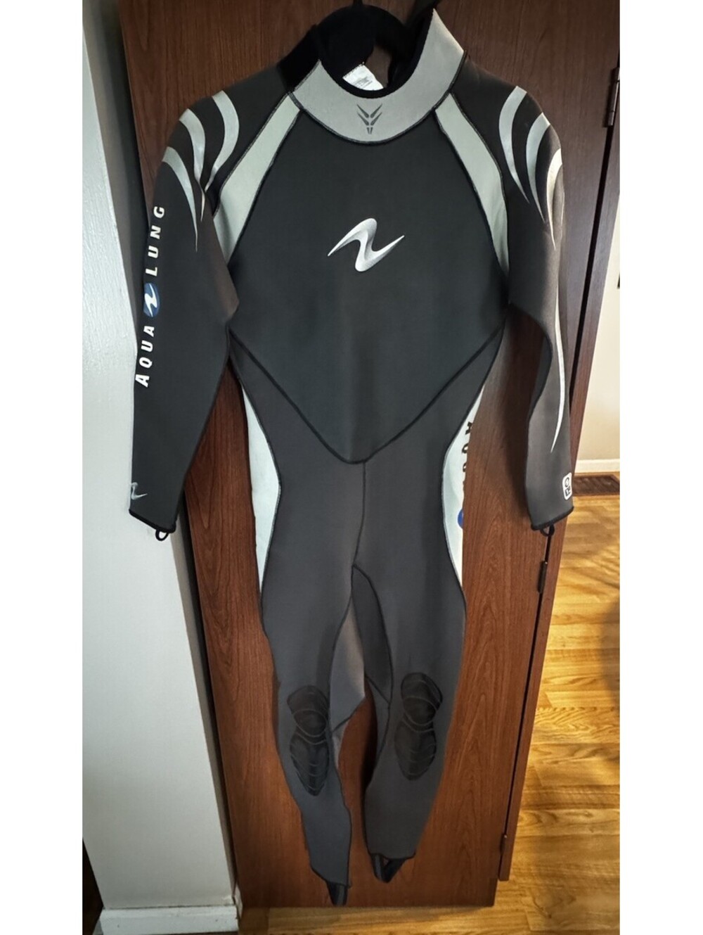 Aqua Lung Womens S 7mm Wetsuit Black Gray Full Body Scuba Diving Neoprene